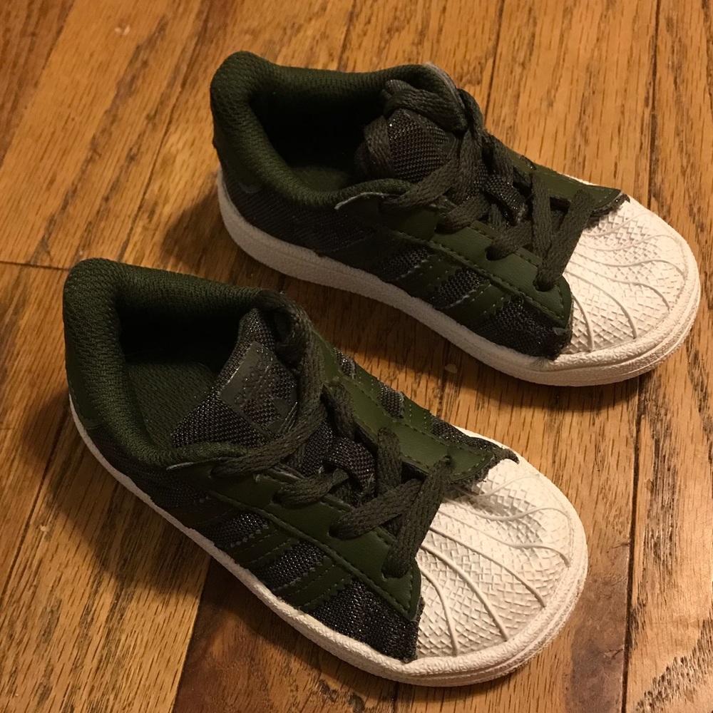 adidas Originals Boys Superstar Shoes Size 5K